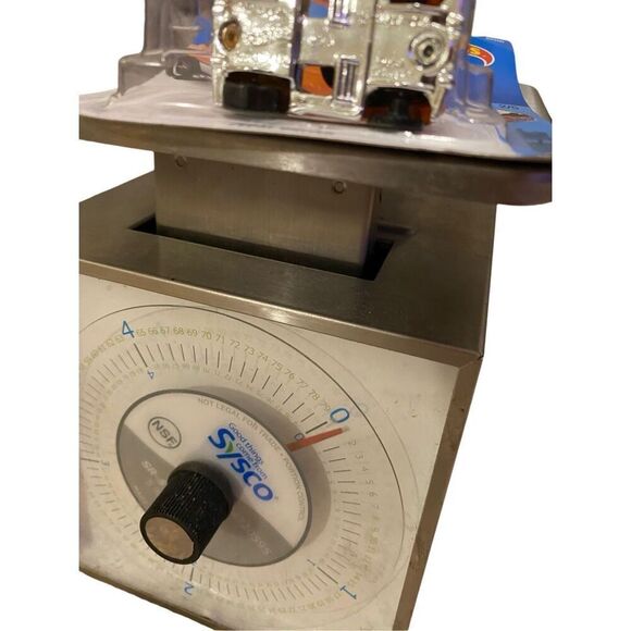 Hot Wheels 2016 Hw Ride Ons Pedal Driver Orange Factory Sealed - Picture 6 of 6